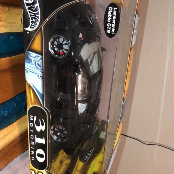 1:18 Lamborghini Diablo GTR - Picture 4 of 4